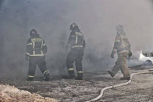 Резервуар с остатками топлива загорелся в Севастополе из-за беспилотника