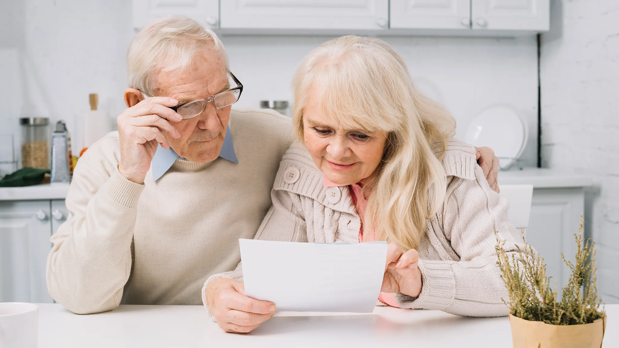 Кому повысят пенсию с 1 апреля 2026 и насколько: новые суммы выплат