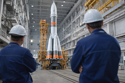 Россия усилит космическую отрасль: Мантуров обозначил цели