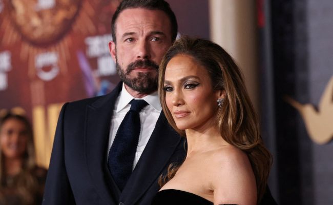 Бен Аффлек подарил Дженнифер Лопес полособняка за $ 60 млн