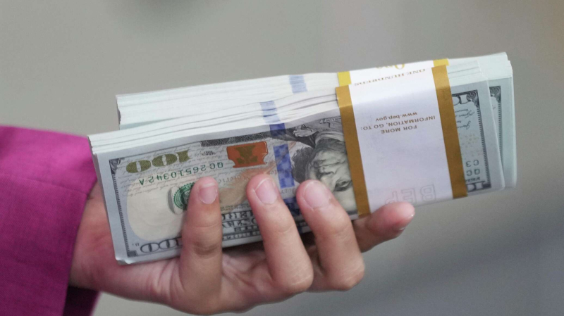 Бронированный грузовик ограбили на ,8 млн в США