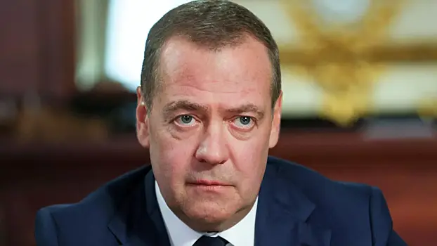 Медведев отреагировал на закрытие Ормузского пролива и нарушении перемирия