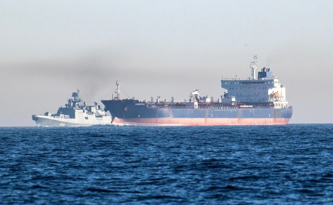 Конвоирование танкеров для России не выход, нужны симметричные «несчастные случаи»