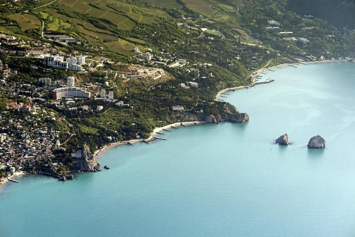 Куда поехать на праздники: туристы стали чаще выбирать короткие туры в Крым на майские