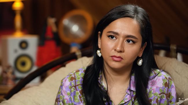 Плачущая в день начала СВО Манижа «никогда не покидала Россию» и «не донатила ВСУ»