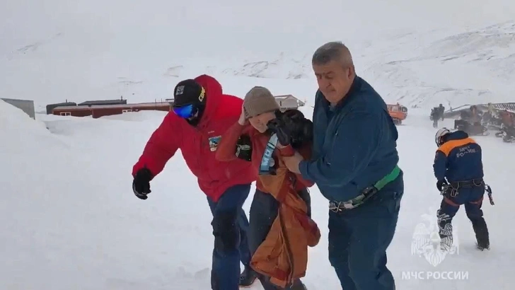 «Получилось как на перевале Дятлова»: на Камчатке 7 туристов попали в снежную бурю, двое погибли