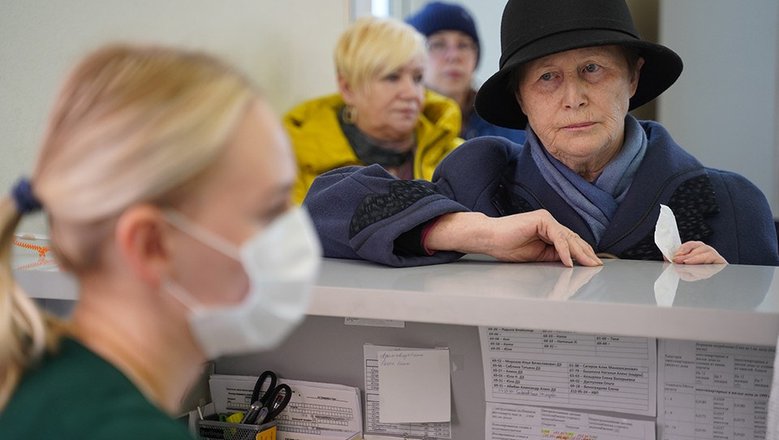 Средний размер выплат работающим пенсионерам в РФ стал больше: вот о какой сумме речь