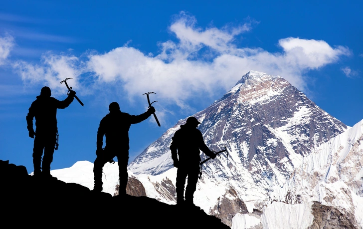 Золотые горы: сколько Непал заработал на альпинистах за весну 2026 года