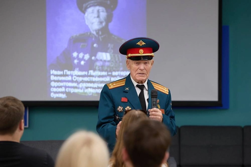 100-летний ветеран Лыткин, которого обнял Путин, снова приедет на парад в Москву