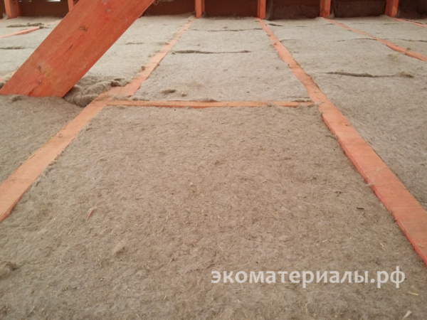 Льняной утеплитель для теплоизоляции конструкций стен, крыши, перекрытий и перегородок