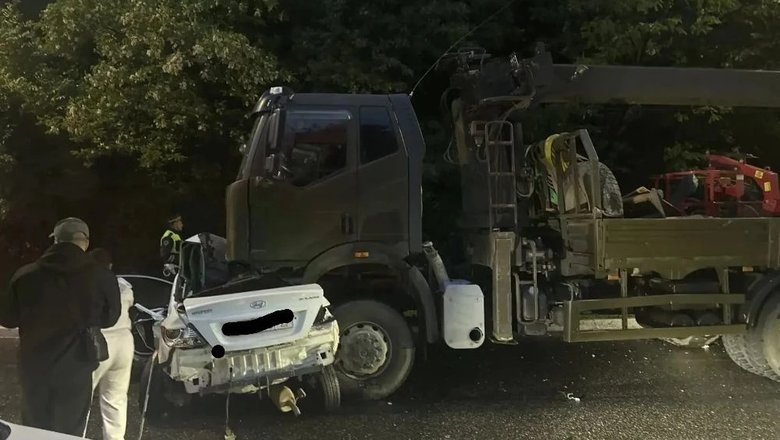 Три человека погибли в результате ДТП с грузовым манипулятором в Сочи