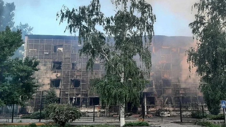 В Старобельске из-под завалов общежития после удара БПЛА ВСУ спасли трех человек