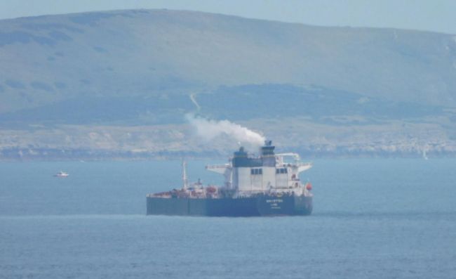 Безнаказанность поощряет: Британия продаст нефть с захваченного в Ла-Манше танкера