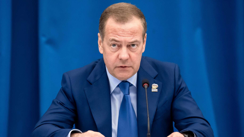 Медведев: элиты Польши заняли правильную позицию по бандеровщине