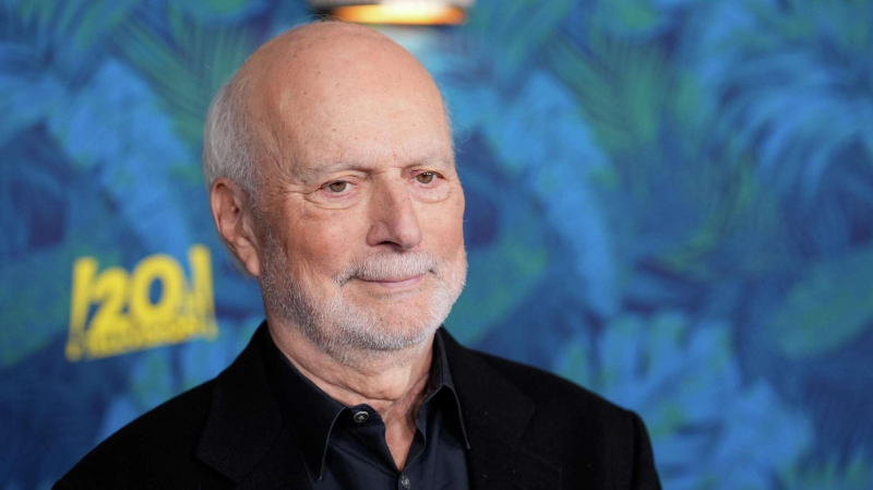 Режиссер «Друзей» Джеймс Берроуз умер в возрасте 85 лет