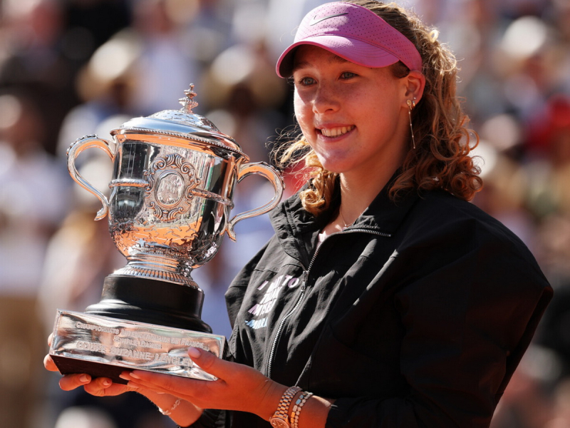 Сенсация в Париже: 19-летняя россиянка Мирра Андреева впервые выиграла Roland Garros