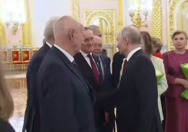 Закулисье кремлёвского награждения. Путин рассказал о своей рабочей профессии