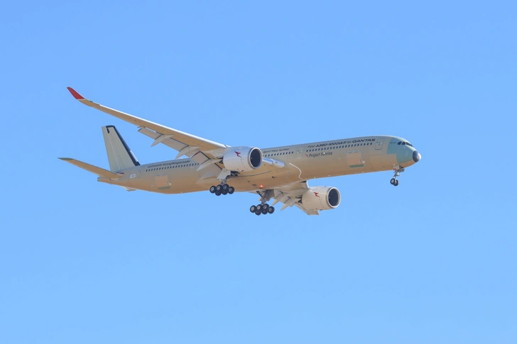 Новый лайнер Airbus установил рекорд продолжительности беспосадочного перелета: сможете угадать, сколько он провел в воздухе?