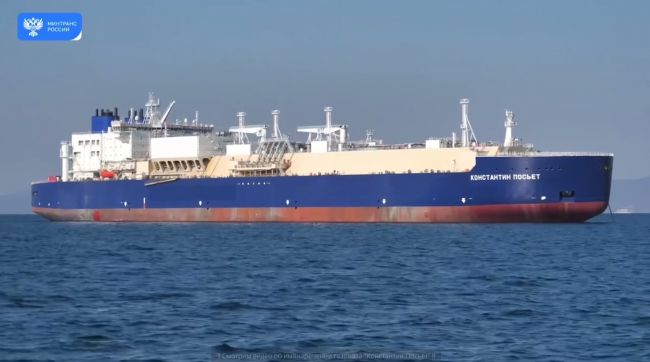 Второй российский газовоз тихо покинул верфь