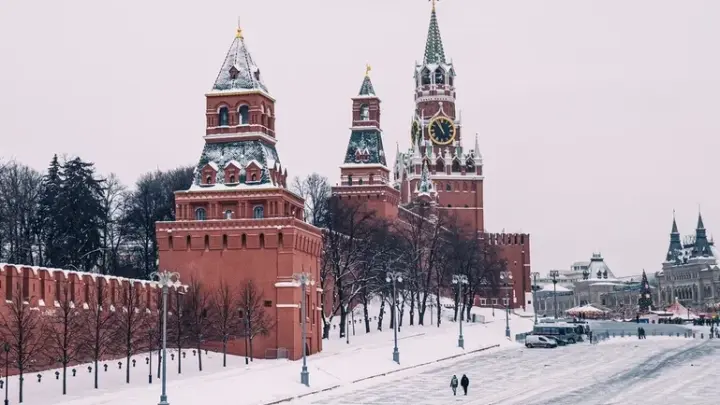 Новогодние каникулы сократят: Сколько теперь будем отдыхать