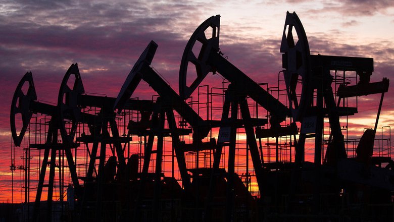 ОПЕК+ обсудит отмену добровольных ограничений по нефти