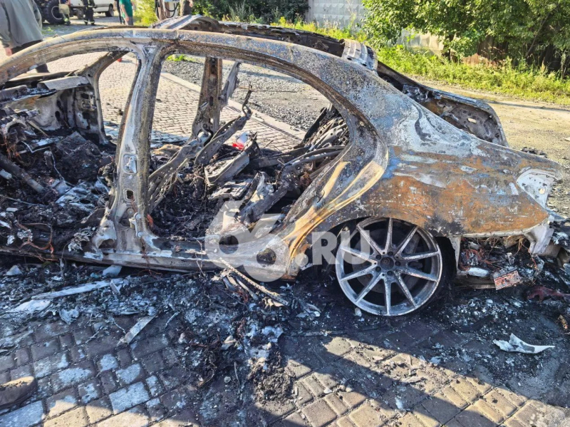 Появилось видео подрыва Mercedes главы «Уралдронзавода»: директор в реанимации, водитель погиб