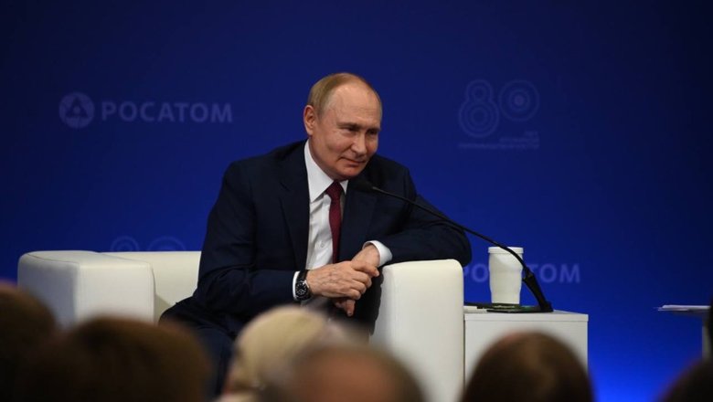 Ушаков: Президент Индонезии выступит на пленарном заседании ВЭФ с Путиным