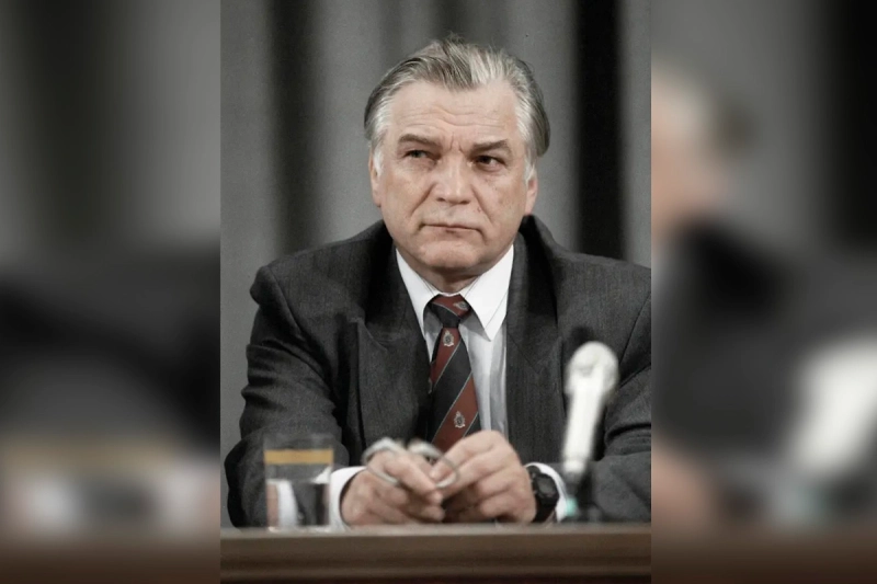 Родня из КГБ, а брат украл 2 млрд: Как внучка экс-главы Центробанка поливает Россию грязью